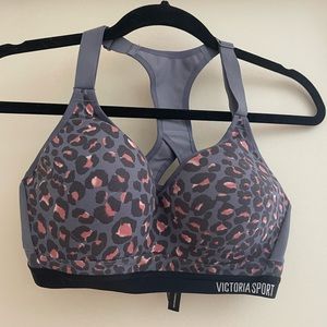 Incredible by Victorias Secret Sports Bra Leopard Print 34D